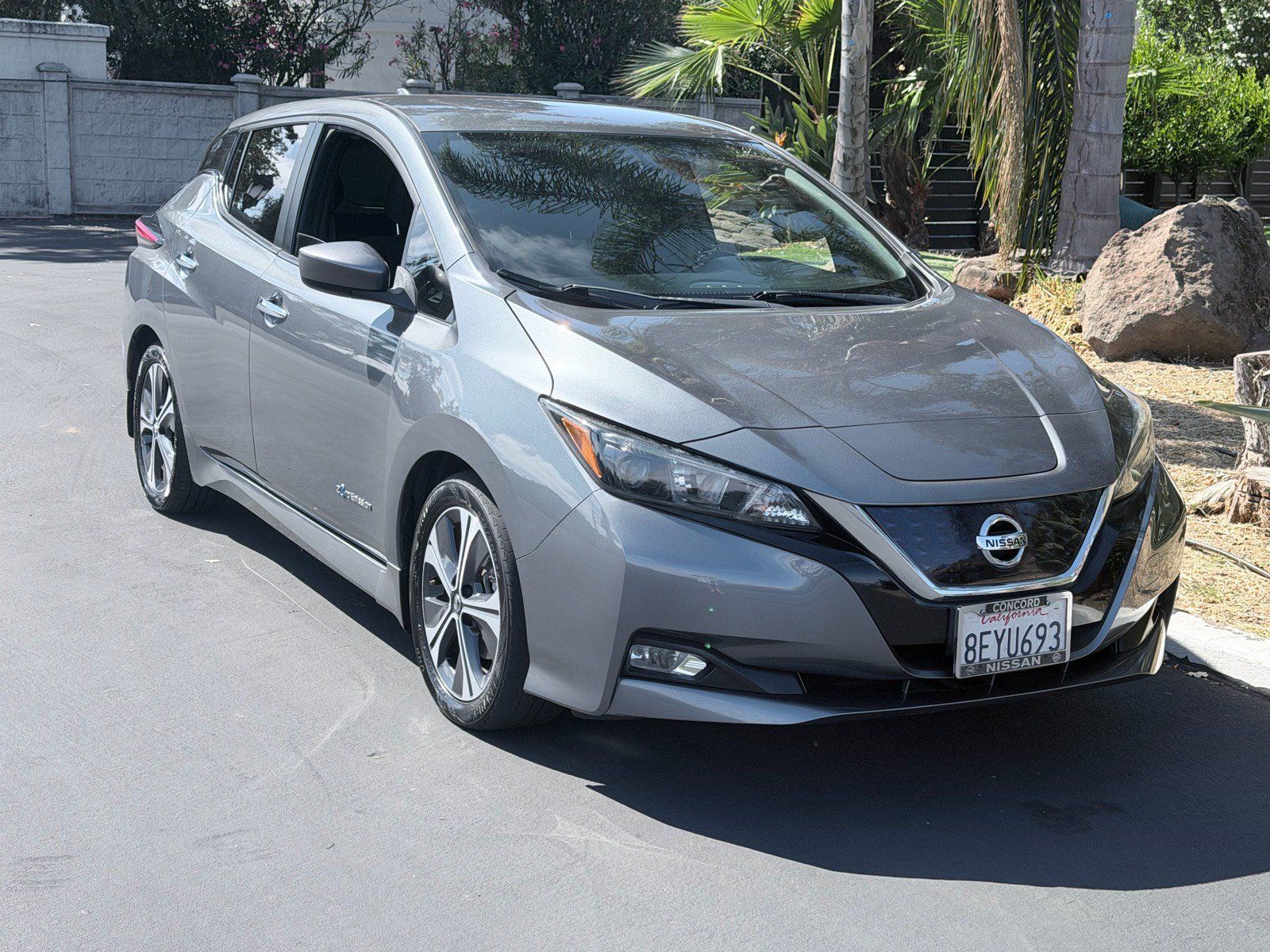 Used 2018 Nissan Leaf SV w/ Protection Package FWD image 4