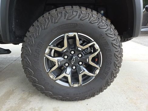 Used 2025 Chevrolet Colorado ZR2 AWD/4WD image 71
