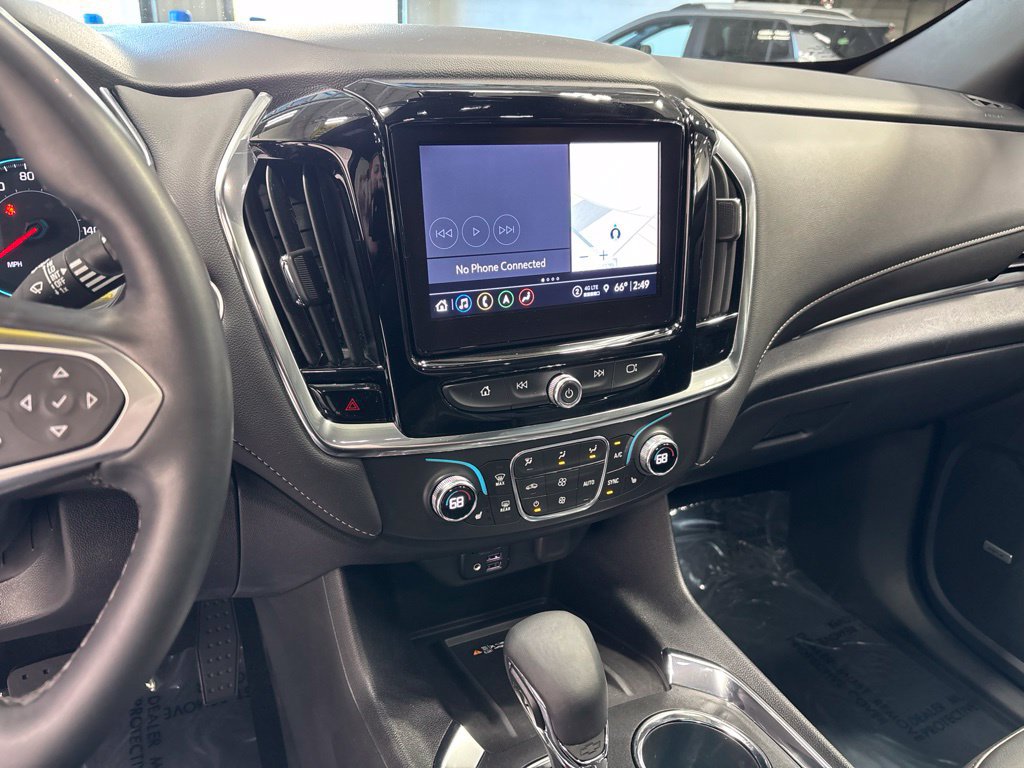 Used 2023 Chevrolet Traverse LT w/ LT Premium Package AWD/4WD image 18