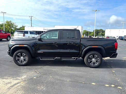 Used 2024 GMC Canyon AT4 w/ Technology Package AWD/4WD image 5