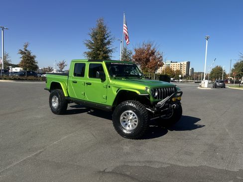 Certified 2025 Jeep Gladiator Rubicon w/ Convenience Group image 2