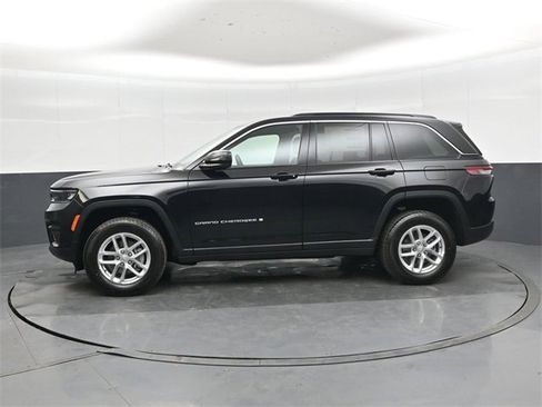 New 2025 Jeep Grand Cherokee Laredo X image 7