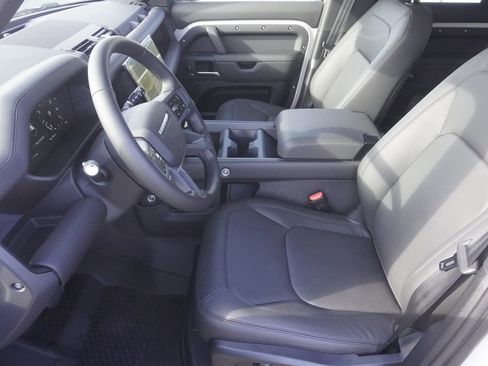 New 2026 Land Rover Defender 110 X-Dynamic SE image 19