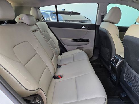 Used 2020 Kia Sportage EX w/ EX Technology Package FWD image 30