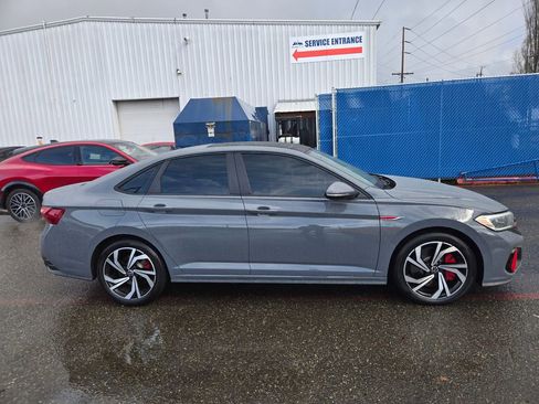 Used 2024 Volkswagen Jetta GLI Autobahn image 4