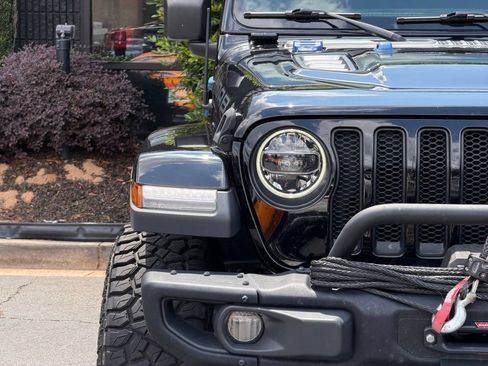Used 2019 Jeep Wrangler Unlimited Sahara w/ Quick Order Package 24M Moab AWD/4WD image 5