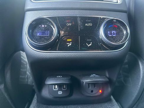 Used 2023 Genesis GV70 2.5T w/ Sport Prestige Package AWD/4WD image 8