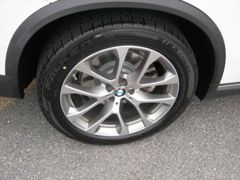 Used 2019 BMW X5 xDrive40i w/ Convenience Package image 5
