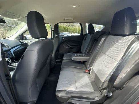 Used 2019 Ford Escape SE image 17