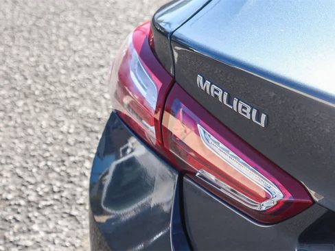 Used 2020 Chevrolet Malibu LT w/ Leather Package image 8