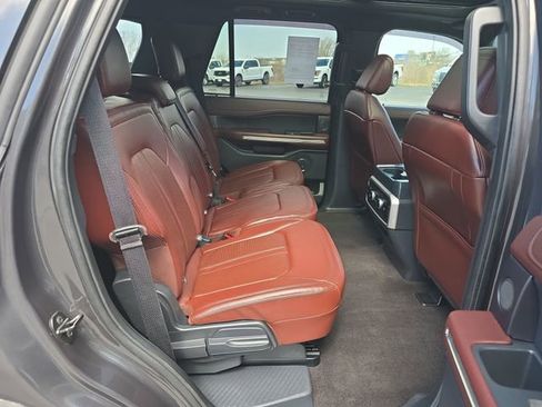 Used 2022 Ford Expedition Limited image 18