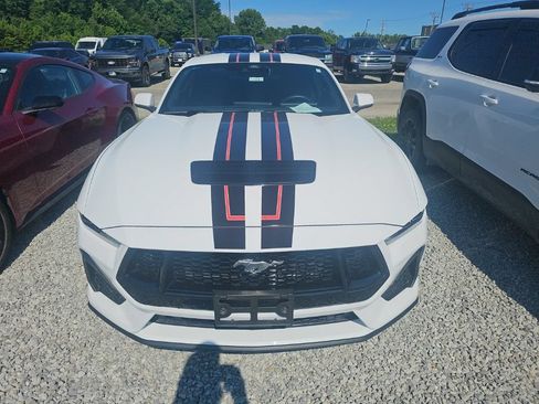 Used 2024 Ford Mustang GT RWD image 2