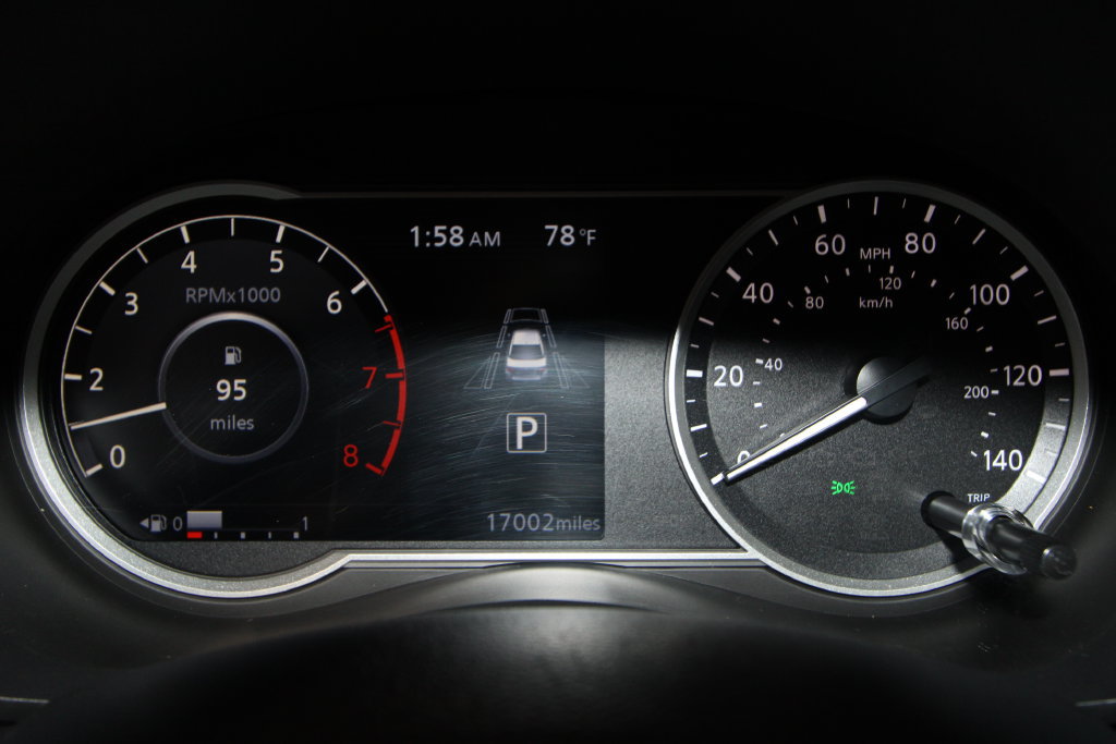 Used 2025 Nissan Versa SV FWD image 9
