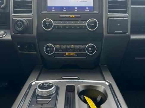 Used 2021 Ford Expedition XLT image 11