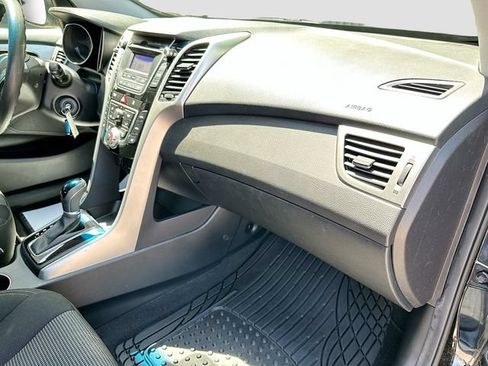 Used 2014 Hyundai Elantra GT FWD image 29