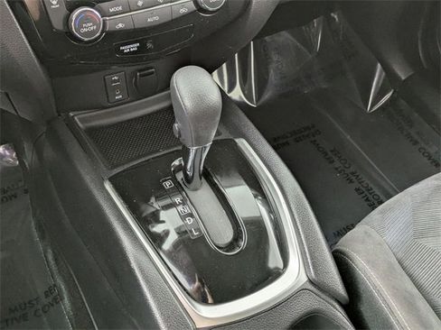 Used 2015 Nissan Rogue SV w/ SV Premium Package image 15