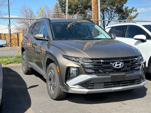 Used 2025 Hyundai Tucson Blue image 3