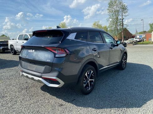 Used 2023 Kia Sportage EX image 3