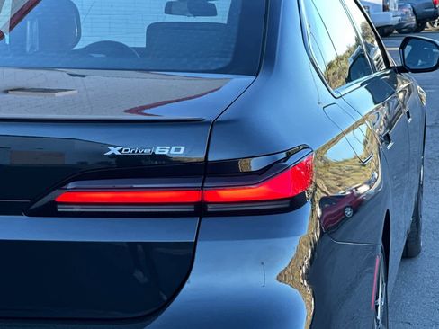 Used 2024 BMW i7 xDrive60 image 11