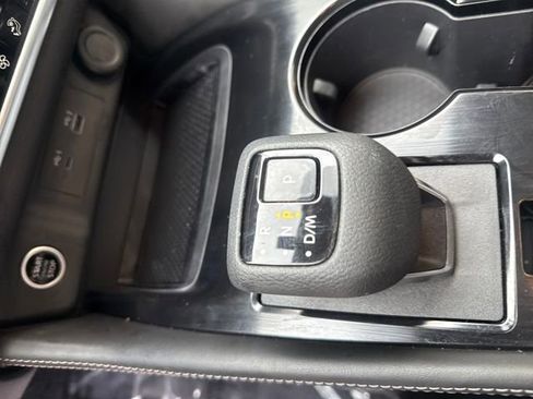 Used 2023 Nissan Rogue SL image 18