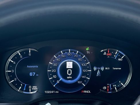 Used 2018 Cadillac Escalade Premium Luxury RWD image 28