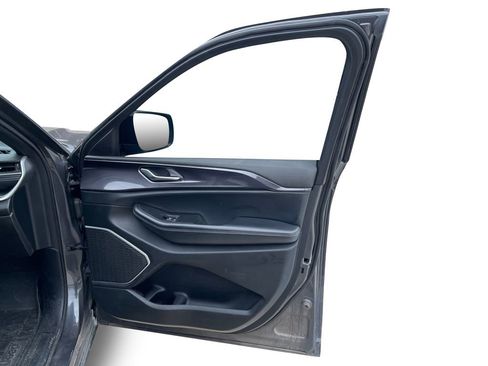 Used 2021 Jeep Grand Cherokee L Laredo image 16