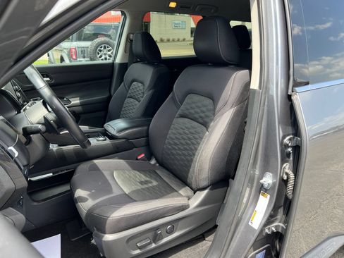 Used 2022 Nissan Pathfinder SV AWD/4WD image 24