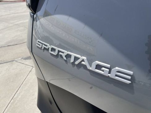 Used 2026 Kia Sportage EX w/ EX Panorama Roof Package FWD image 32
