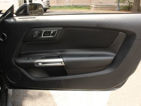 Used 2016 Ford Mustang GT RWD image 21