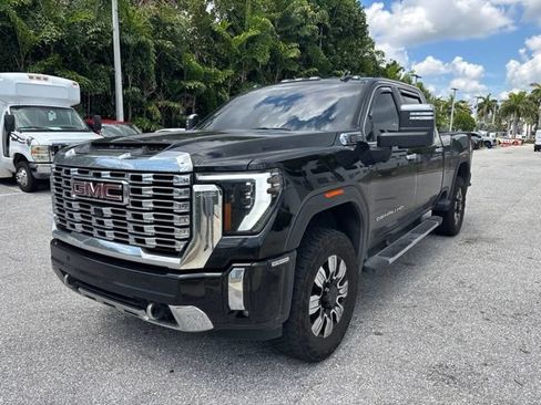 Used 2025 GMC Sierra 2500 Denali w/ Denali Reserve Package AWD/4WD image 5