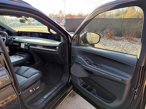 New 2025 Lincoln Navigator Reserve w/ Jet Appearance Package image 11