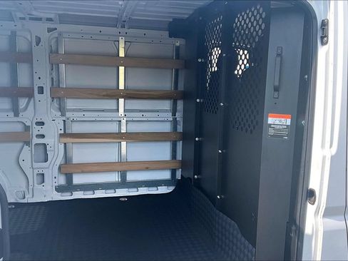 Used 2025 RAM ProMaster 2500 w/ U-Haul Equipment Group FWD image 35