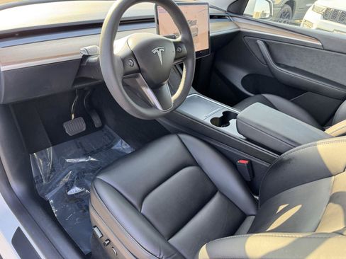 Used 2023 Tesla Model Y AWD image 13