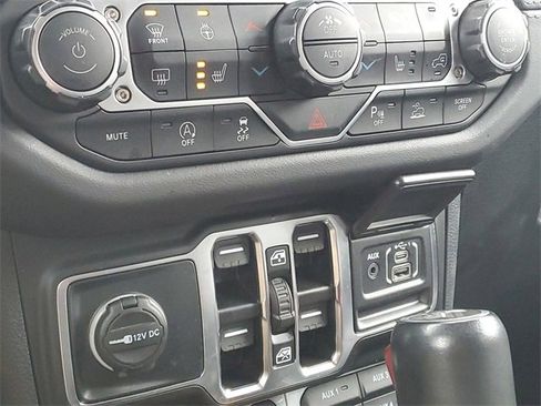 Used 2024 Jeep Wrangler Unlimited Rubicon image 33