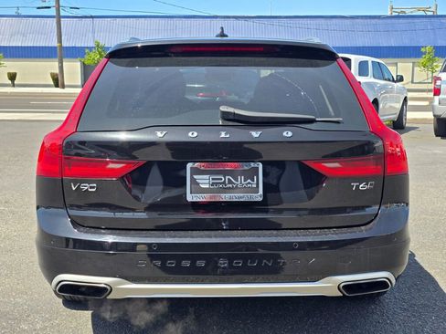 Used 2017 Volvo V90 T6 Cross Country AWD/4WD image 7