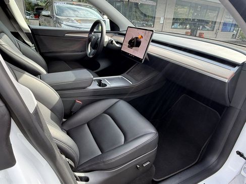 Used 2023 Tesla Model Y Performance AWD/4WD image 8