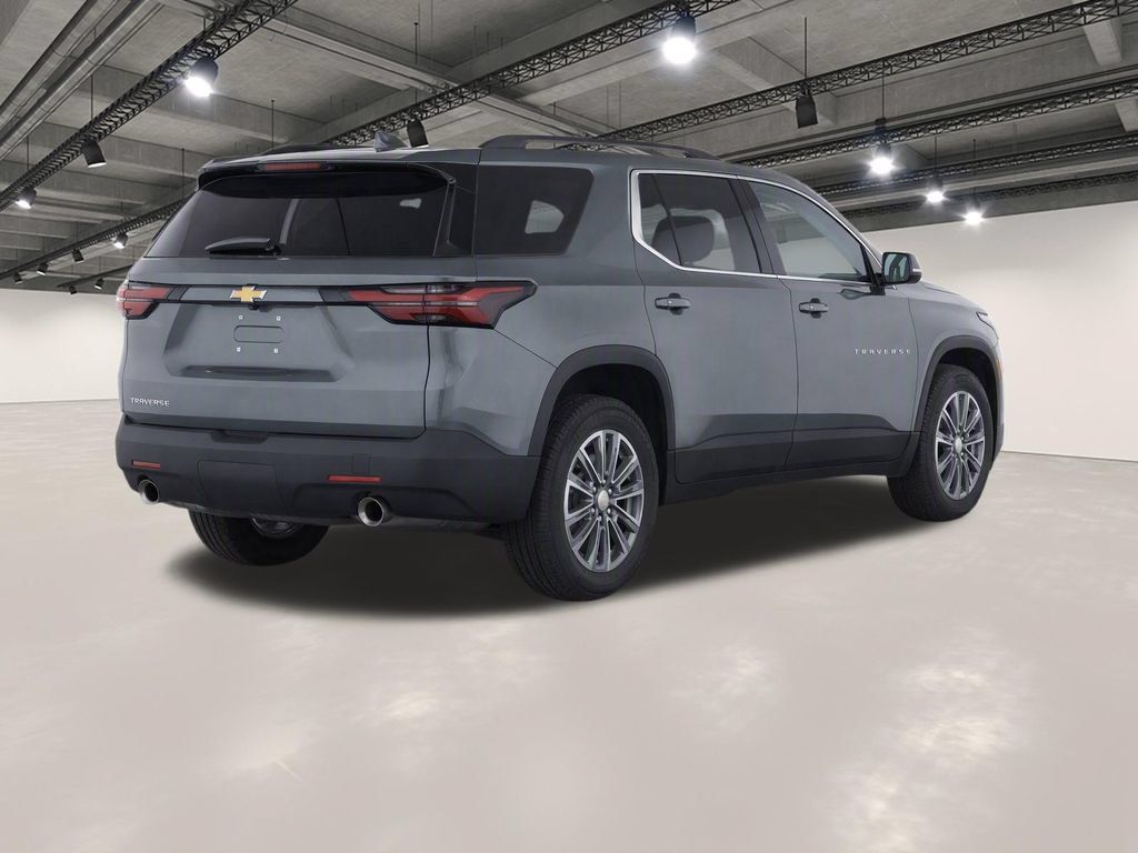 Used 2023 Chevrolet Traverse LT FWD image 4