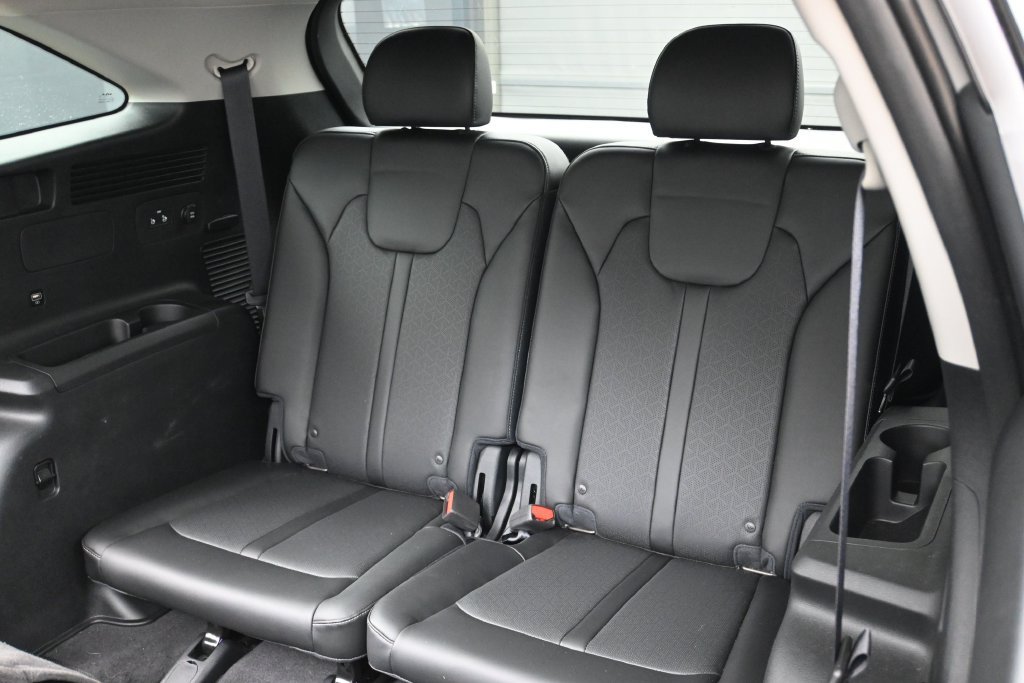 Used 2023 Kia Sorento EX w/ Panoramic Sunroof Package FWD image 27