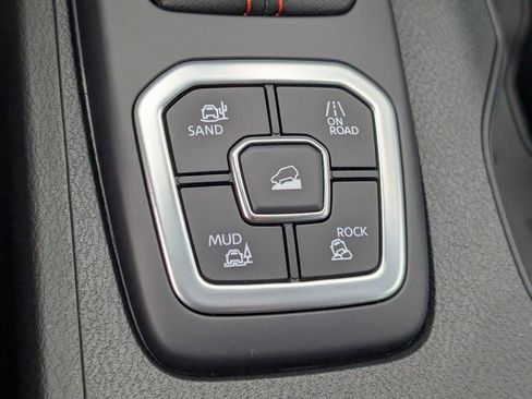 New 2026 Nissan Frontier PRO-4X AWD/4WD image 17