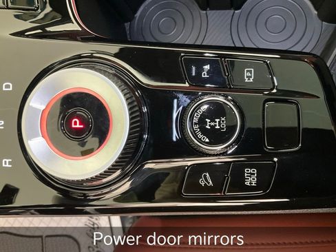 Certified 2025 Kia Sportage SX Prestige image 28