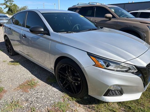 Used 2022 Nissan Altima 2.5 SV FWD image 4