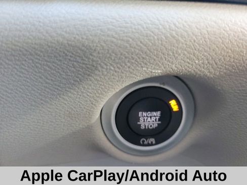 Used 2023 Chrysler Voyager LX image 10