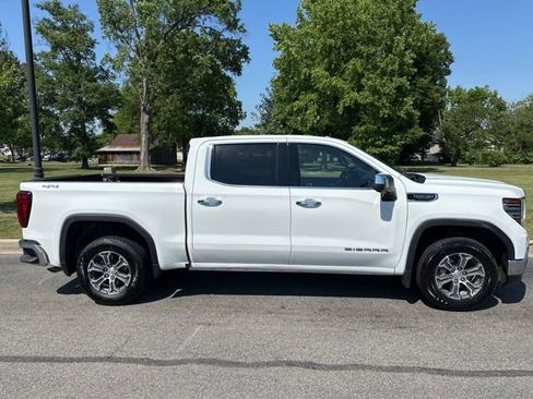 Used 2025 GMC Sierra 1500 SLT AWD/4WD image 29