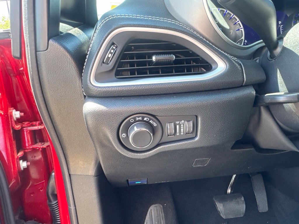 New 2027 Chrysler Pacifica Select FWD image 31