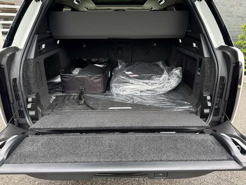 New 2026 Land Rover Range Rover SE AWD/4WD image 6