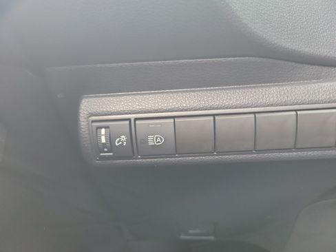 Used 2025 Toyota Corolla LE FWD image 22