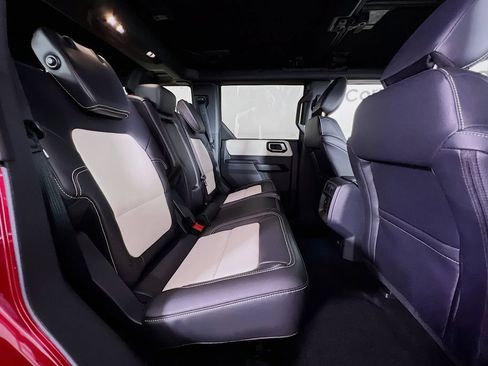 New 2026 Ford Bronco Outer Banks w/ Sasquatch Package AWD/4WD image 16