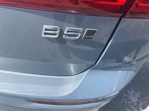 Used 2022 Volvo XC60 B5 Momentum image 8