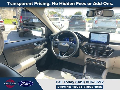 Used 2020 Ford Escape Titanium w/ Titanium Premium Package 2.0 AWD/4WD image 10