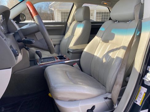 Used 2008 Chrysler 300 C w/ Protection Group II image 14